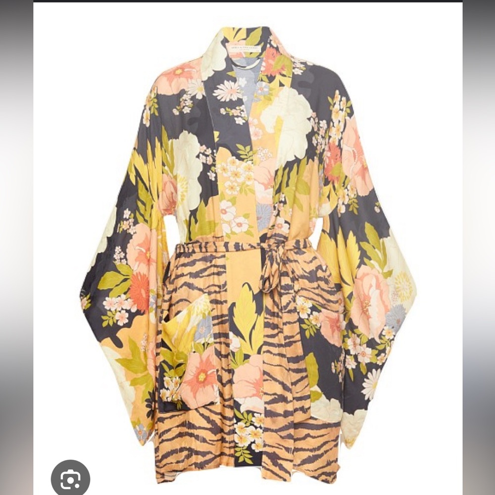 SPELL tyler short robe charcoal animale